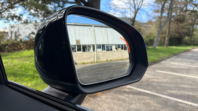 Volvo XC40 2.0 B4P Ultra Dark 5dr Auto Petrol Estate